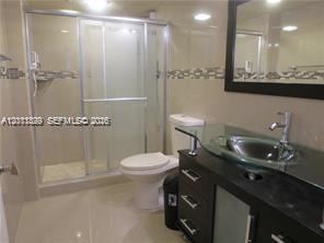 Photo of 1912 Ocean Dr  #3D, Hallandale Beach, Florida, 33009 - 2nd Full Bathroom