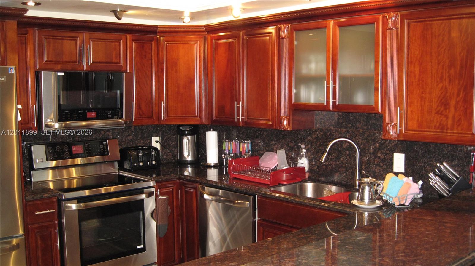 Photo of 1912 Ocean Dr  #3D, Hallandale Beach, Florida, 33009 - Granite Counters!