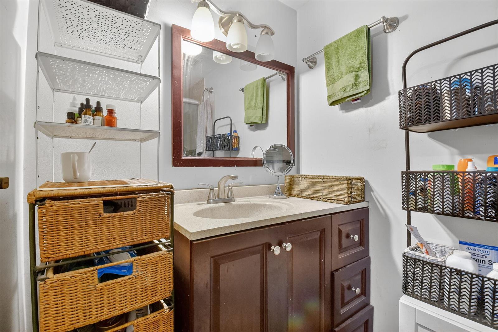 105 2 / 2 1080 sq. ft. $ 2026-08-31 0 Photo
