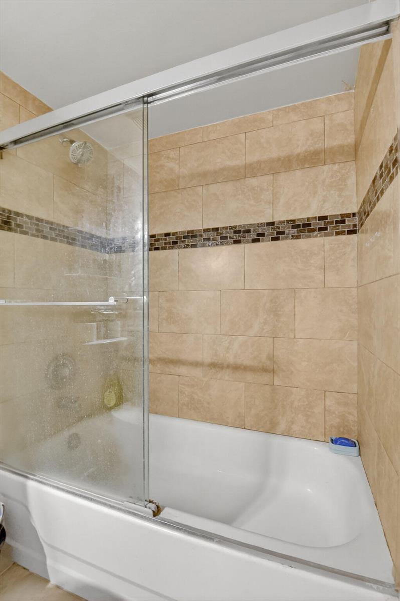 105 2 / 2 1080 sq. ft. $ 2026-08-31 0 Photo