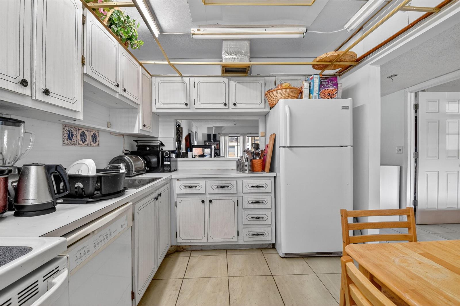 105 2 / 2 1080 sq. ft. $ 2026-08-31 0 Photo