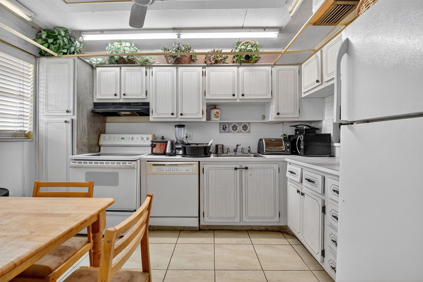 105 2 / 2 1080 sq. ft. $ 2026-08-31 0 Photo