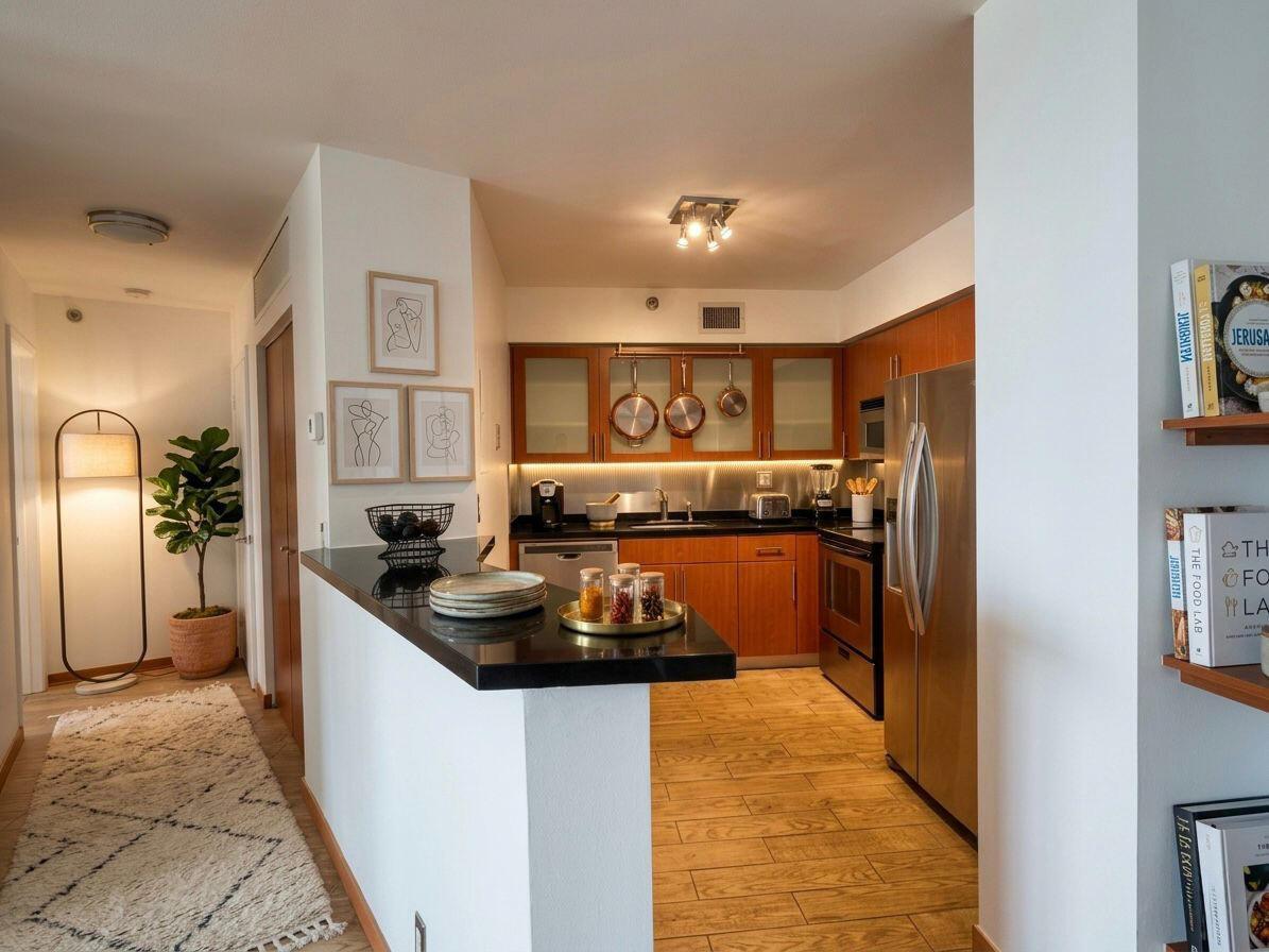 Photo of 3400 192  #1102, Aventura, Florida, 33180 - Kitchen & Hallway