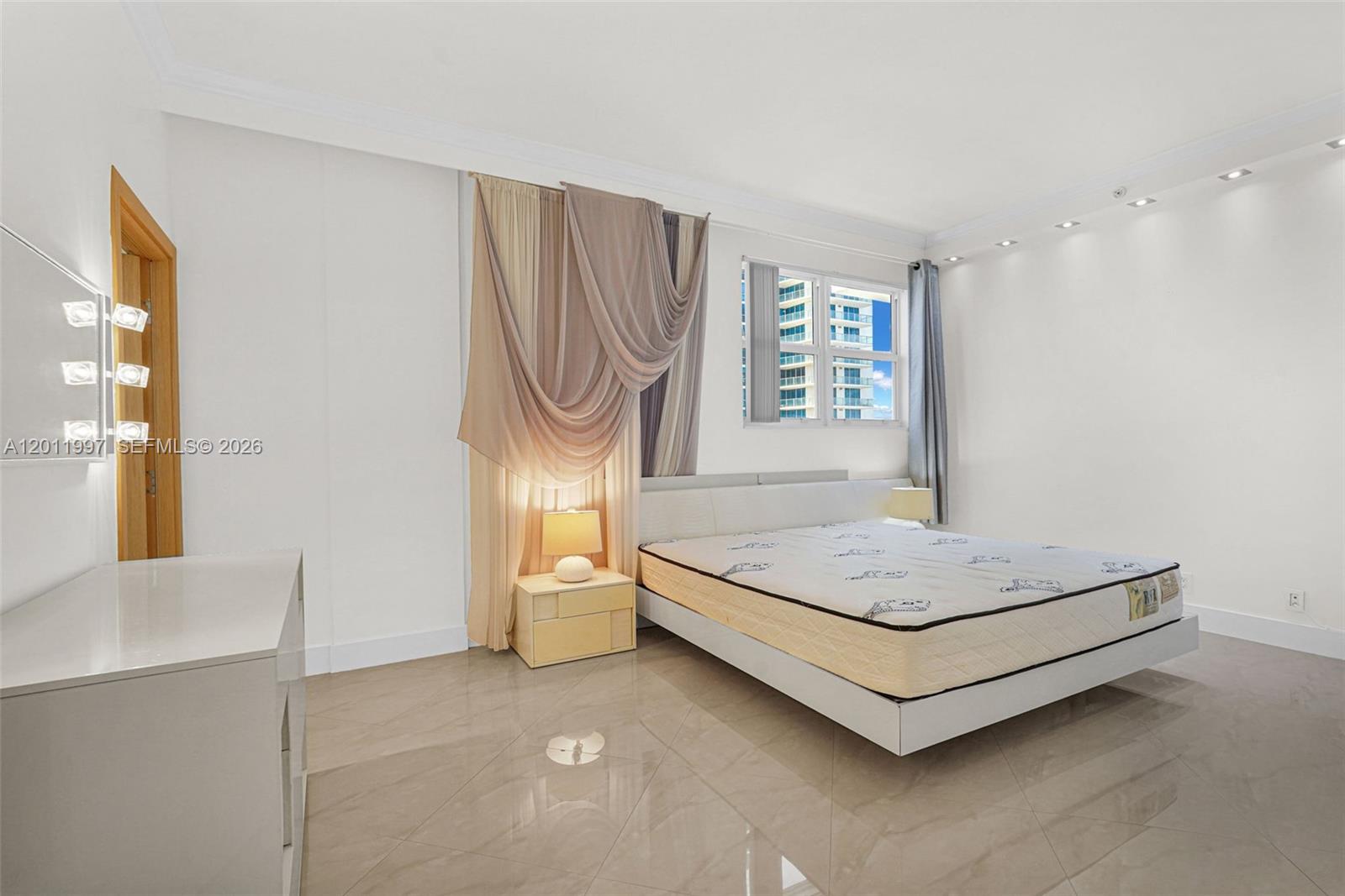 Photo of 3001 Ocean Dr  #1611, Hollywood, Florida, 33019 - 