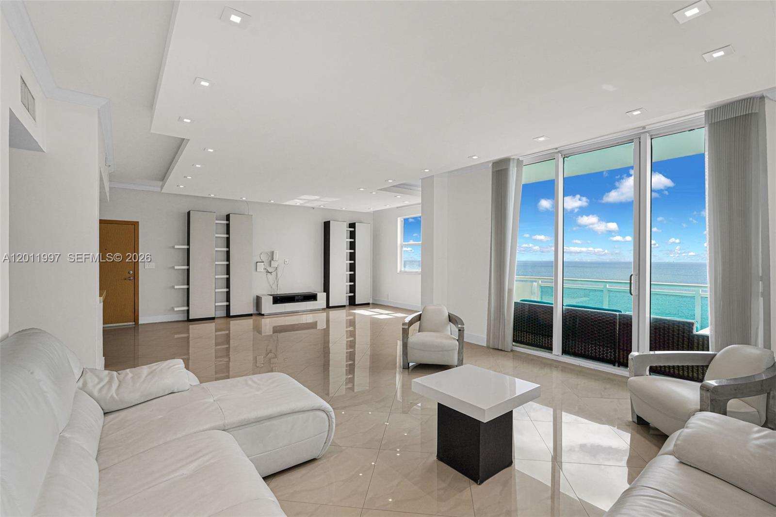 Photo of 3001 Ocean Dr  #1611, Hollywood, Florida, 33019 - 