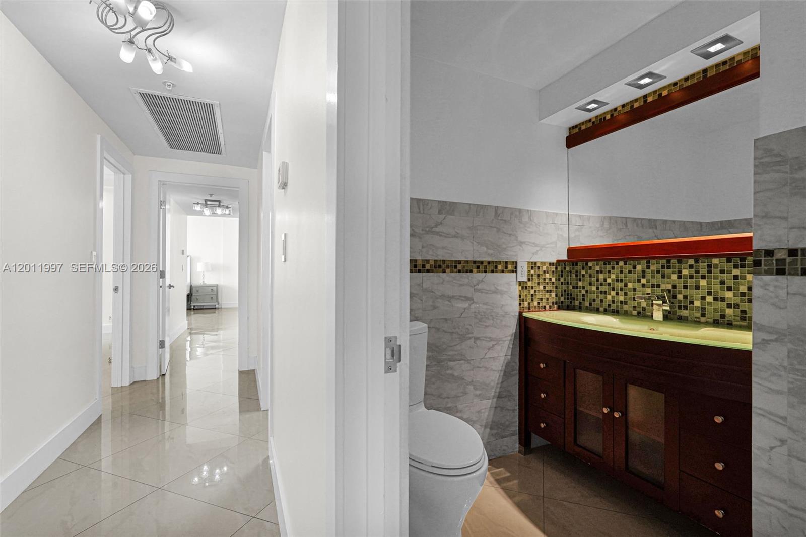 Photo of 3001 Ocean Dr  #1611, Hollywood, Florida, 33019 - 