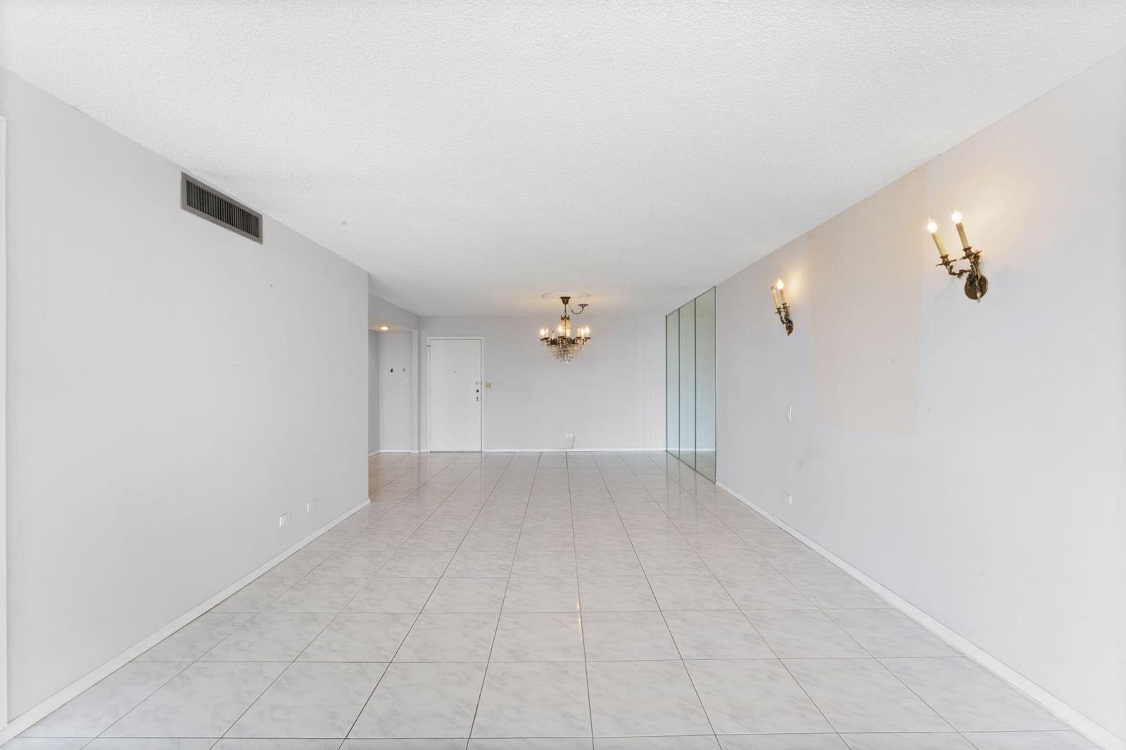 See details 2402 2 / 2 1276 sq. ft. $ 2026-05-18 0 Photo
