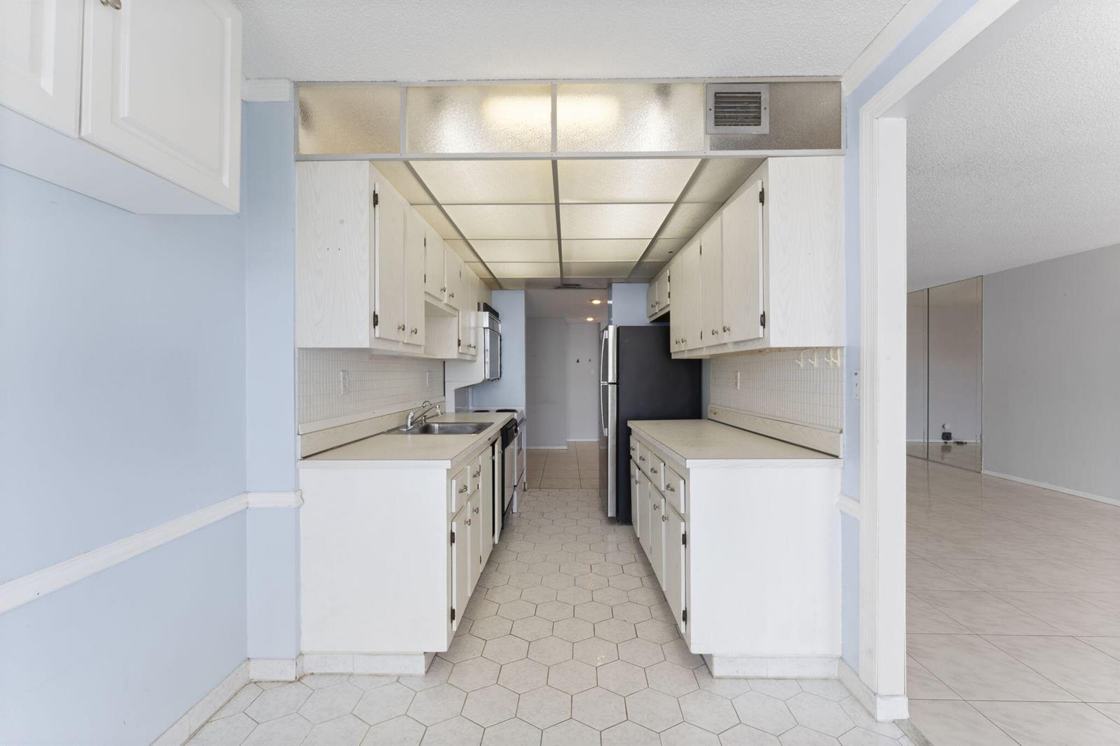 See details 2402 2 / 2 1276 sq. ft. $ 2026-05-18 0 Photo