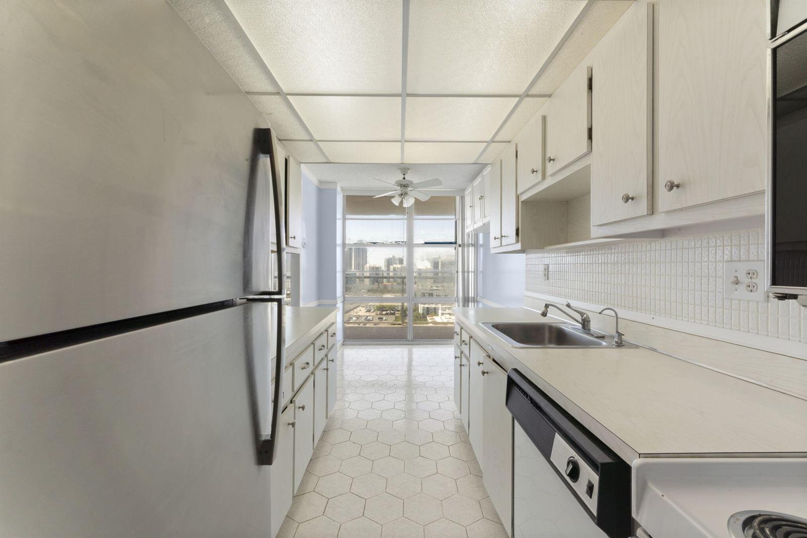 See details 2402 2 / 2 1276 sq. ft. $ 2026-05-18 0 Photo
