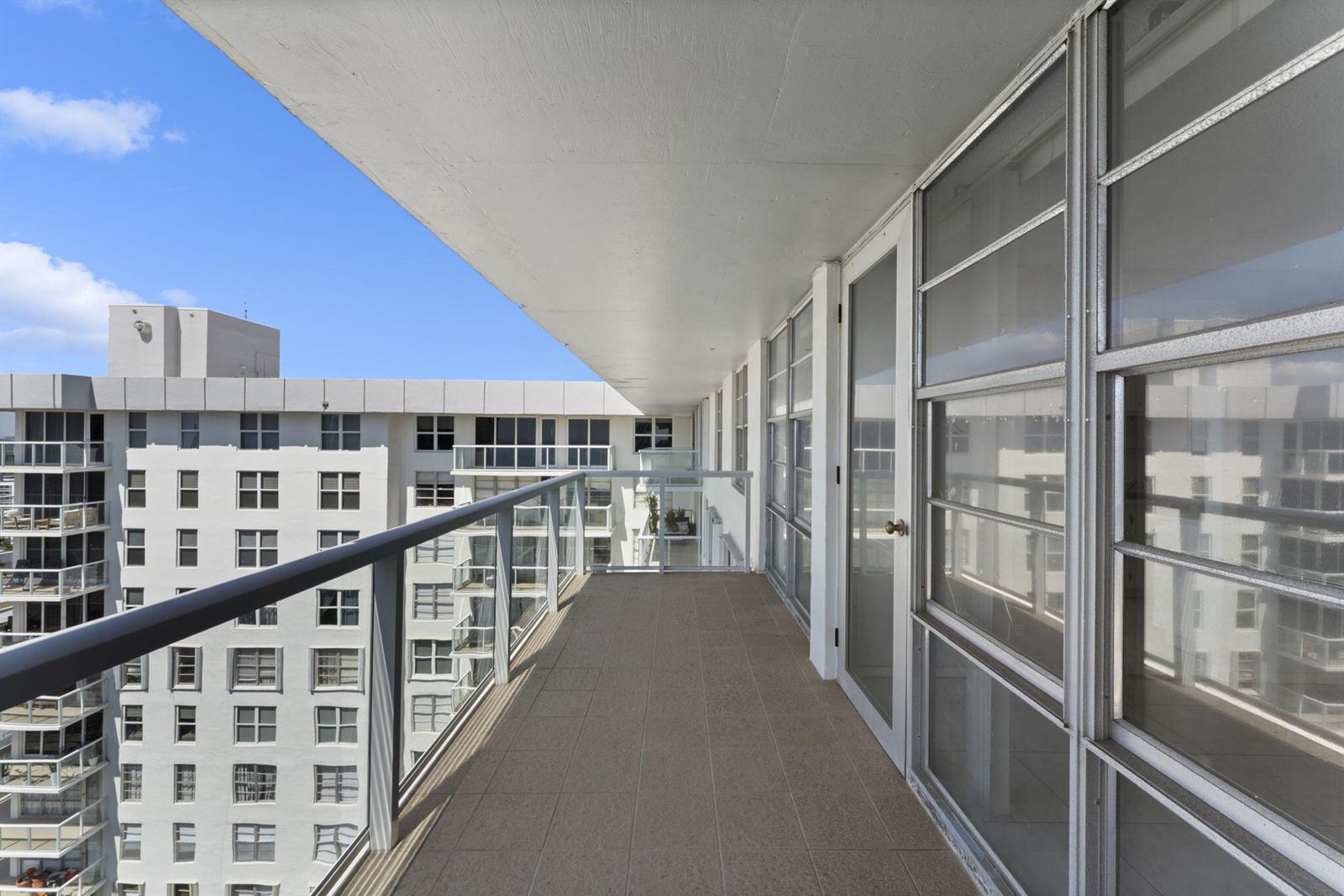 See details 2402 2 / 2 1276 sq. ft. $ 2026-05-18 0 Photo