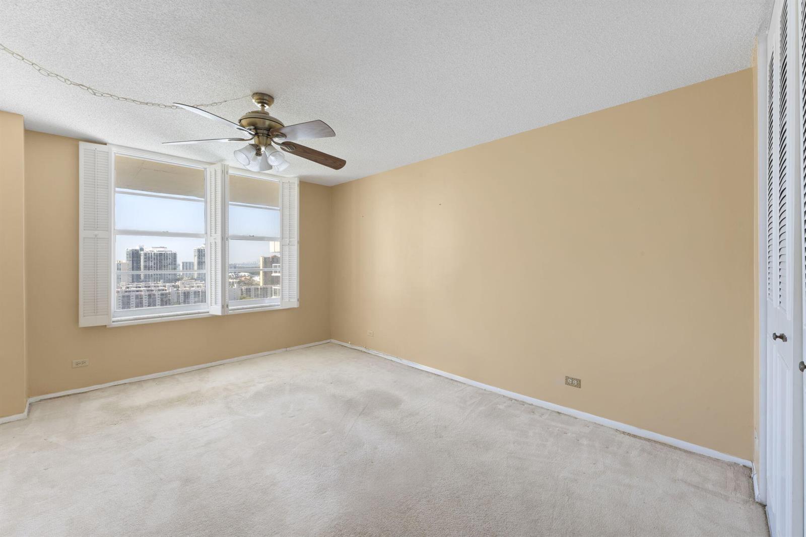 See details 2402 2 / 2 1276 sq. ft. $ 2026-05-18 0 Photo