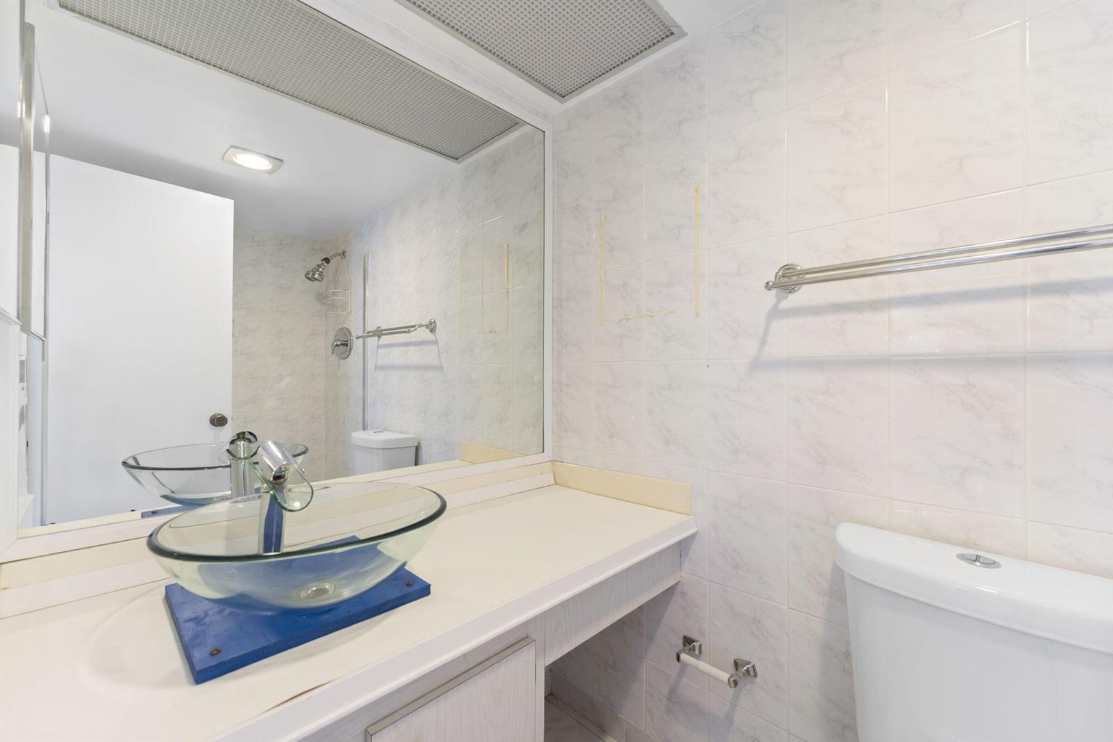 See details 2402 2 / 2 1276 sq. ft. $ 2026-05-18 0 Photo