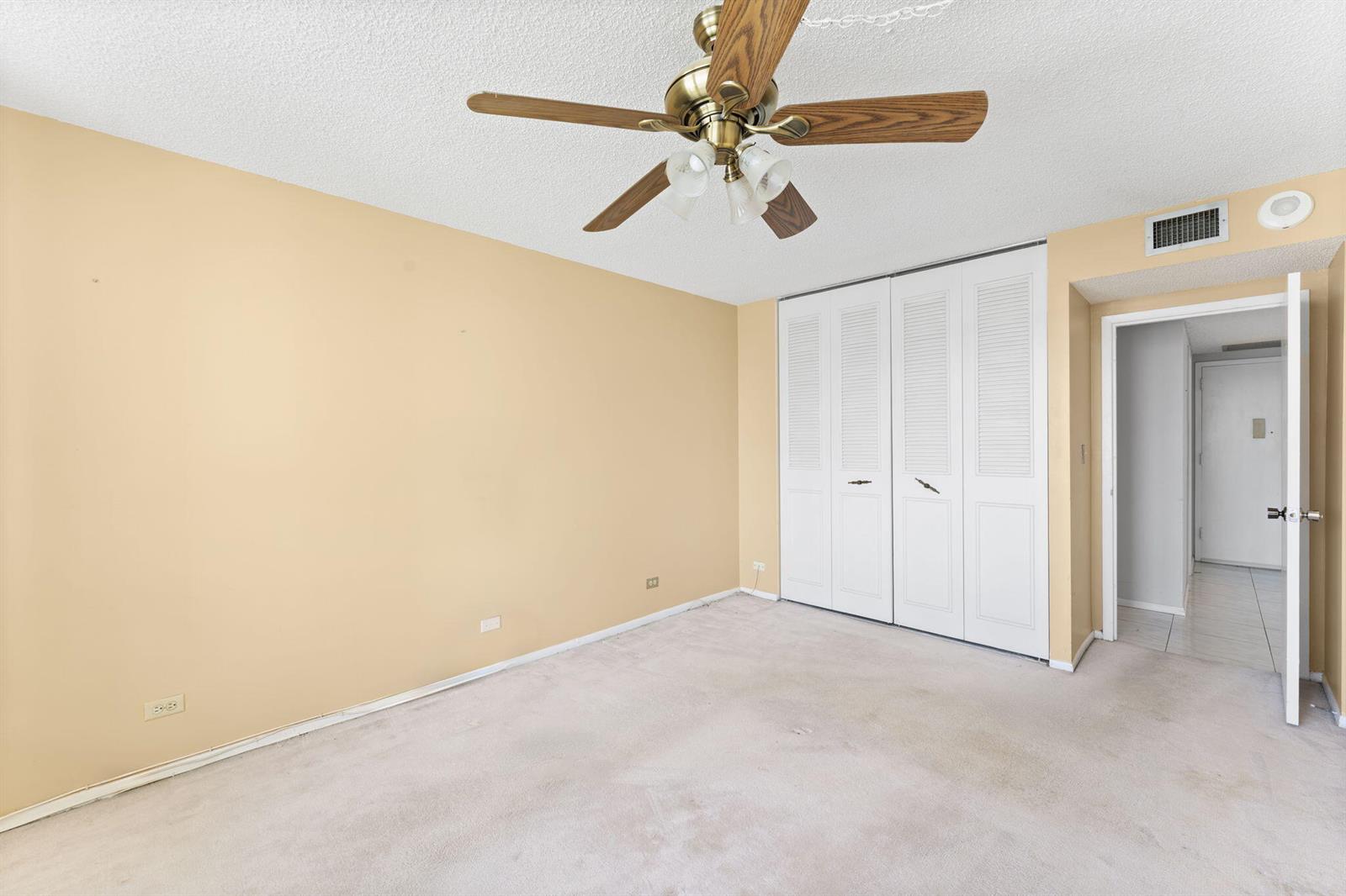 See details 2402 2 / 2 1276 sq. ft. $ 2026-05-18 0 Photo