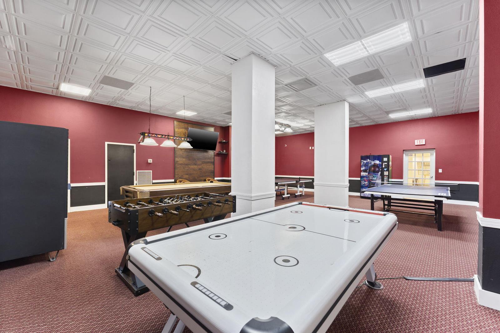 See details 2402 2 / 2 1276 sq. ft. $ 2026-05-18 0 Photo