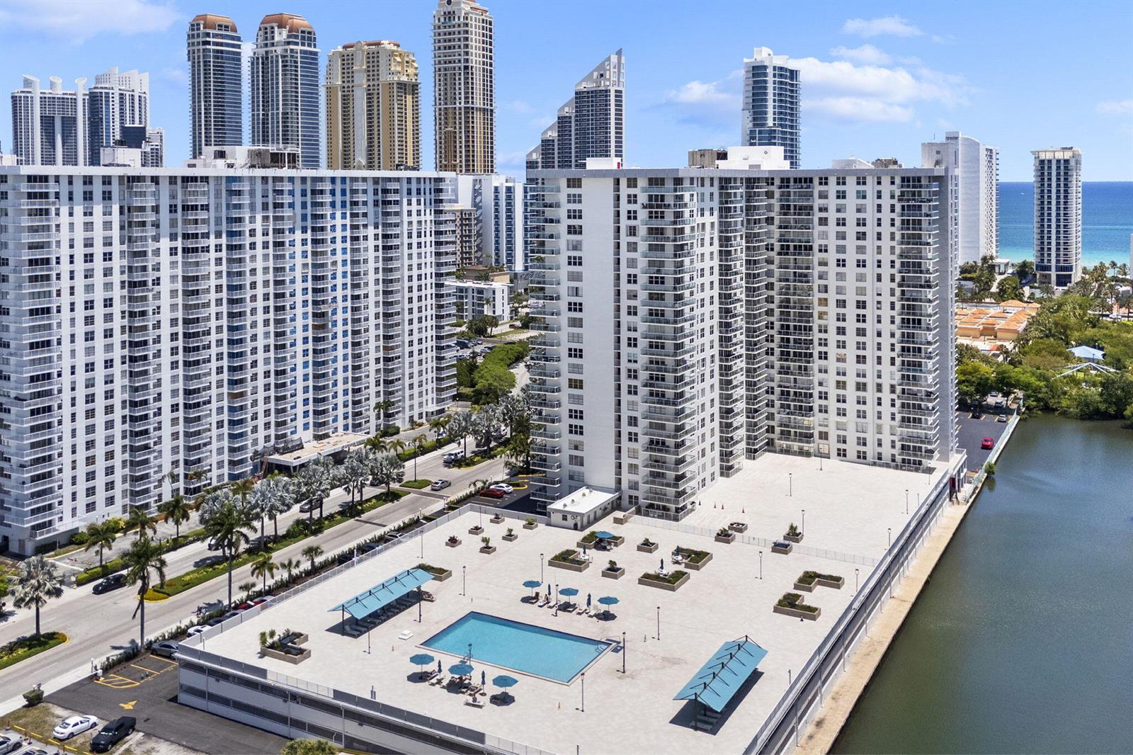 See details 2402 2 / 2 1276 sq. ft. $ 2026-05-18 0 Photo