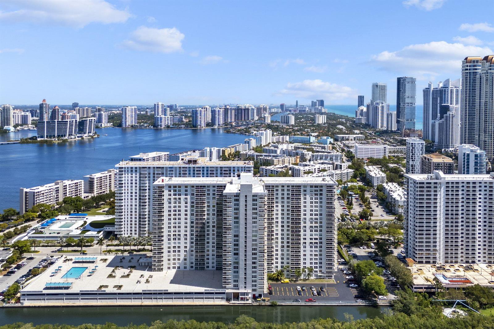See details 2402 2 / 2 1276 sq. ft. $ 2026-05-18 0 Photo