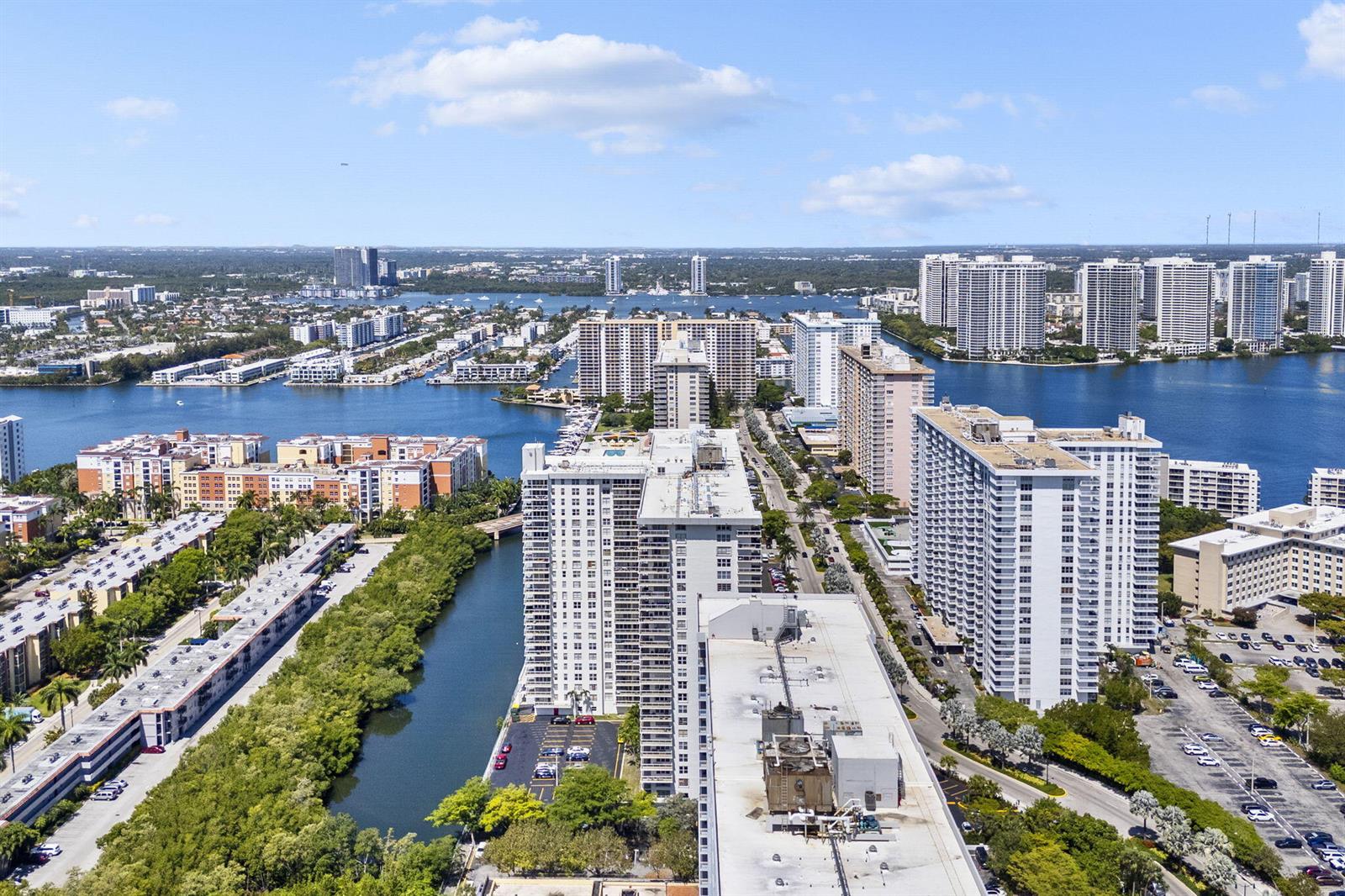 See details 2402 2 / 2 1276 sq. ft. $ 2026-05-18 0 Photo