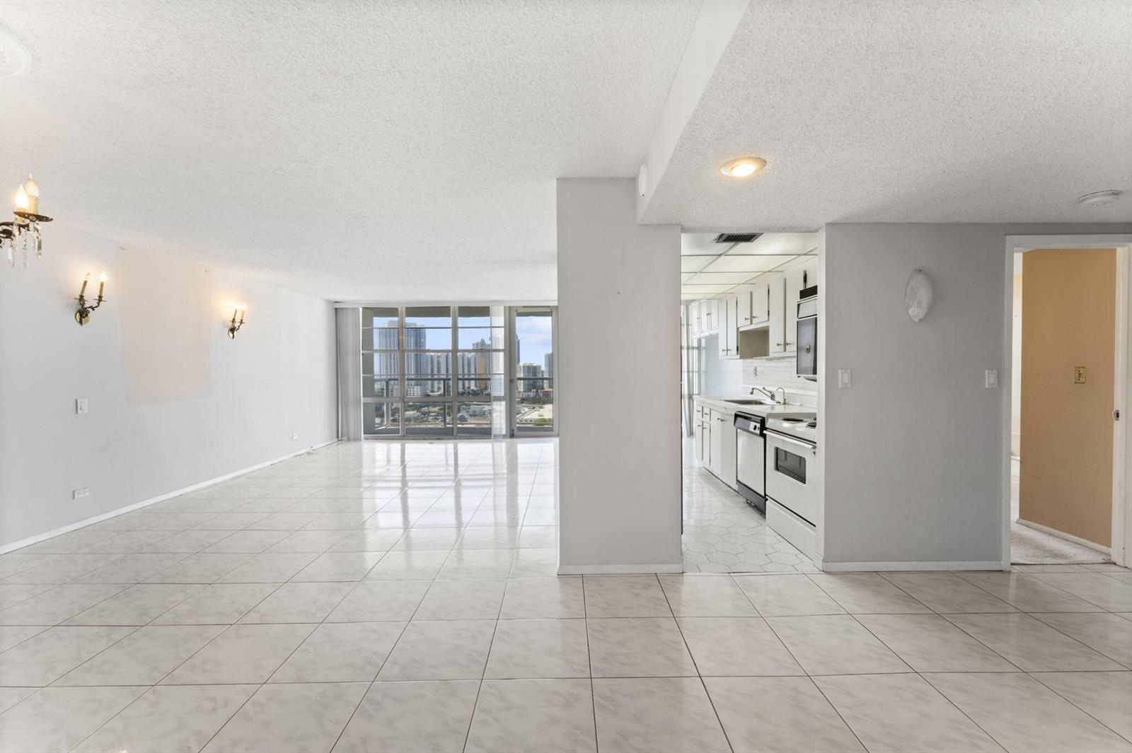 See details 2402 2 / 2 1276 sq. ft. $ 2026-05-18 0 Photo