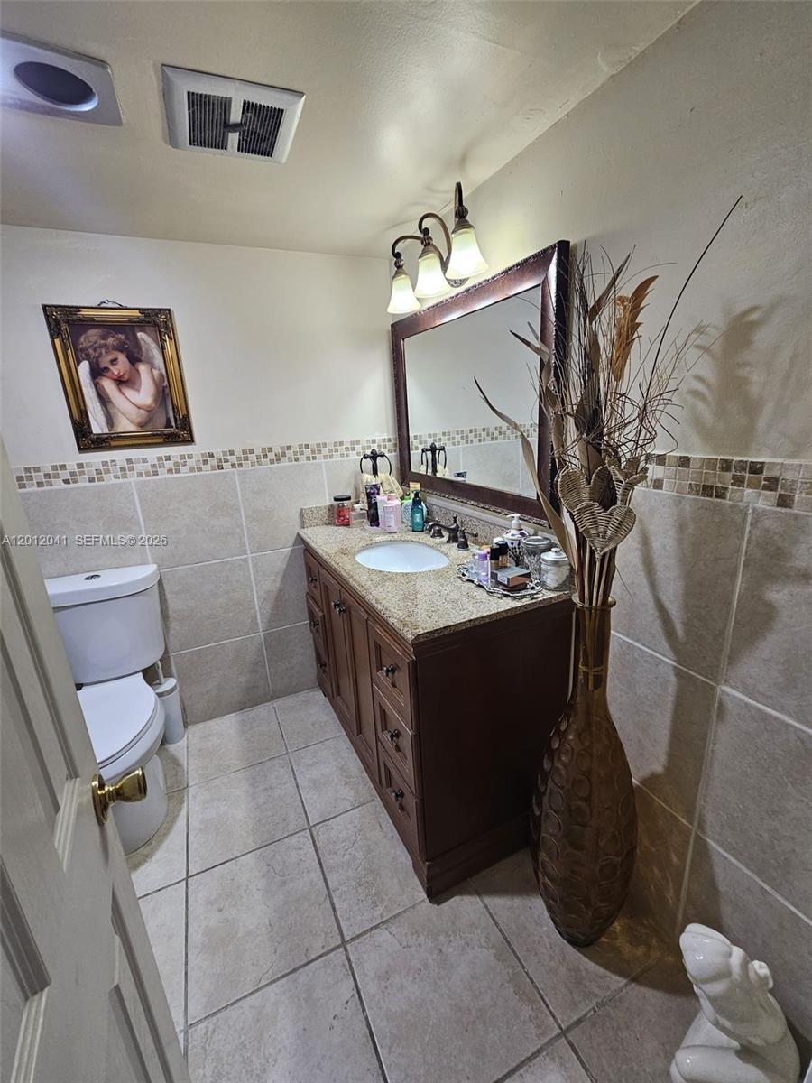 109-3 2 / 2 1315 sq. ft. $ 2026-05-17 0 Photo