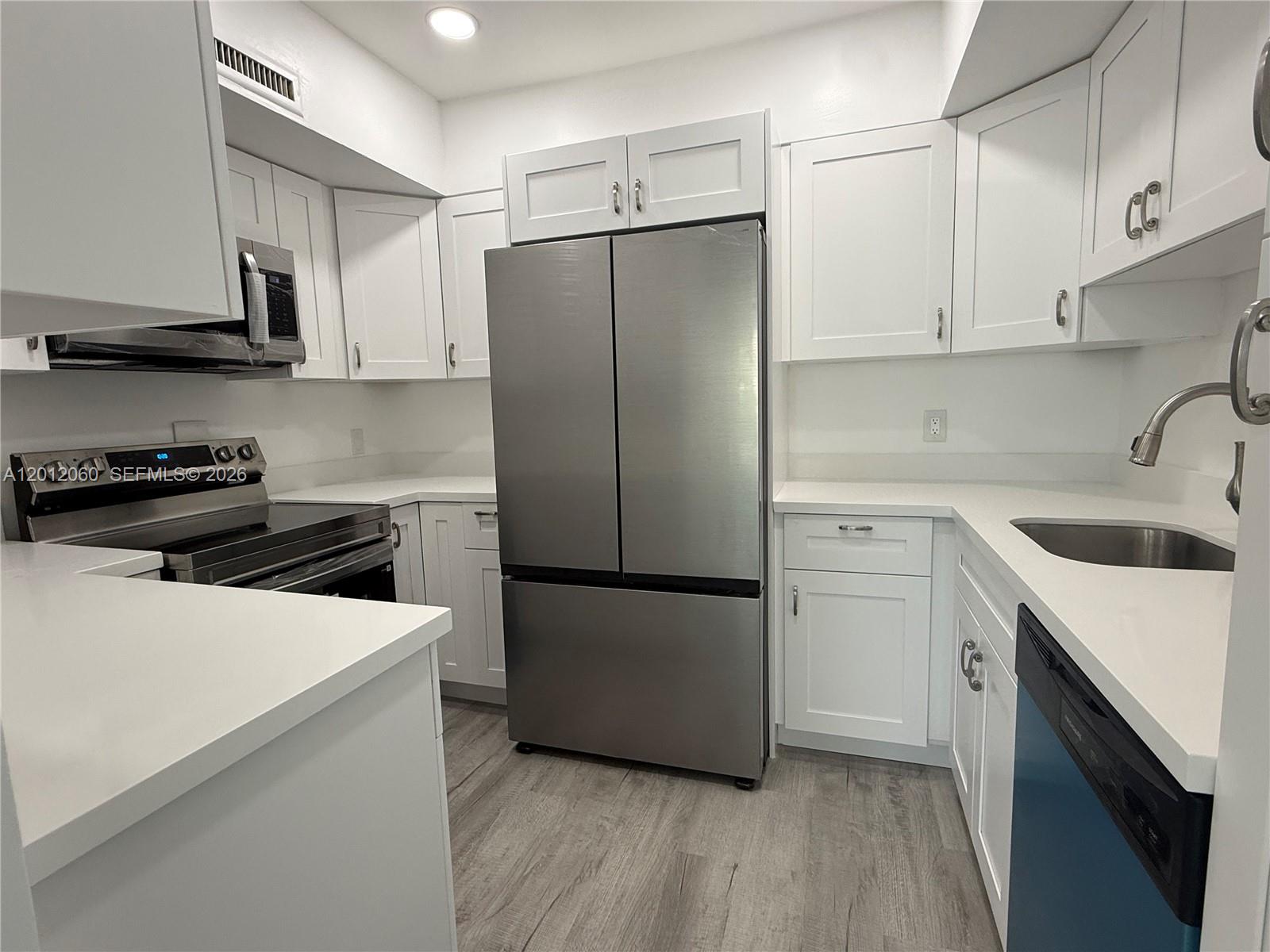 Photo of 3505 Ocean Dr  #310, Hollywood, Florida, 33019 - 