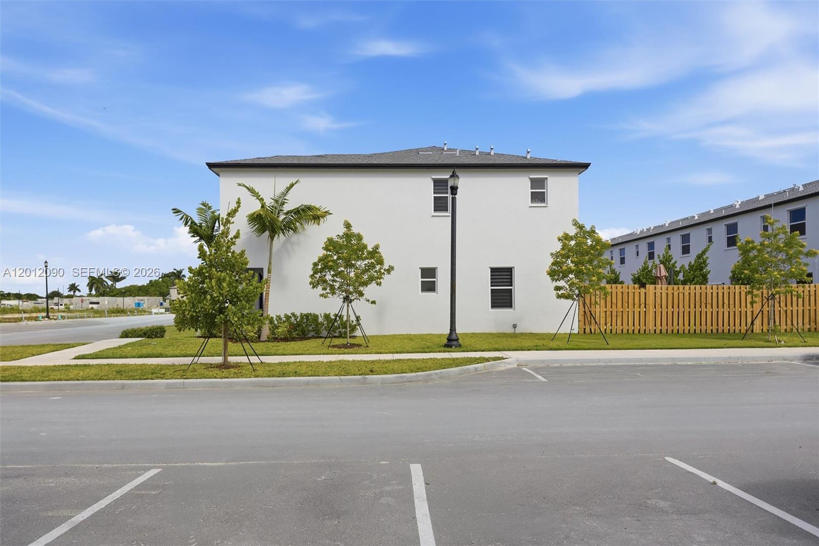 35781 3 / 3 1393 sq. ft. $ 2026-05-03 0 Photo