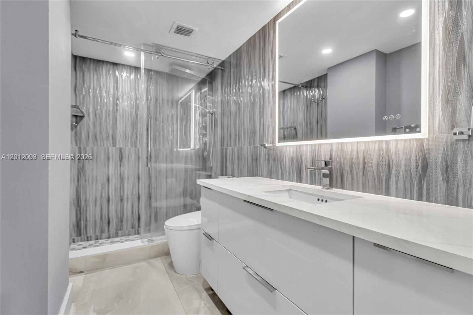 Photo of 3161 Ocean Dr  #1107, Hallandale Beach, Florida, 33009 - 