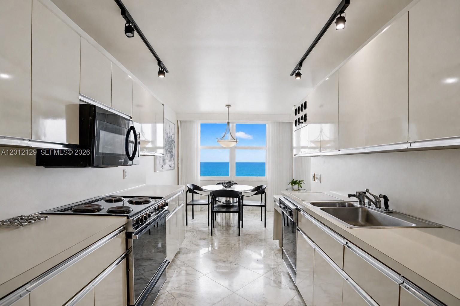 Photo of 2751 Ocean Dr  #1805S, Hollywood, Florida, 33019 - 