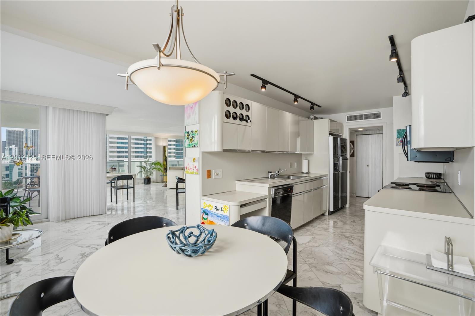 Photo of 2751 Ocean Dr  #1805S, Hollywood, Florida, 33019 - 