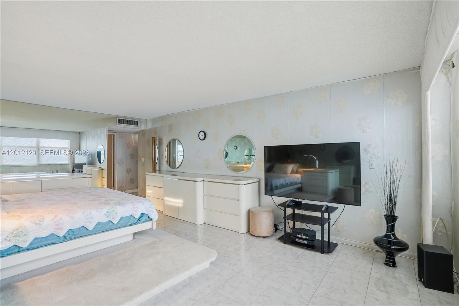 Photo of 2751 Ocean Dr  #1805S, Hollywood, Florida, 33019 - 