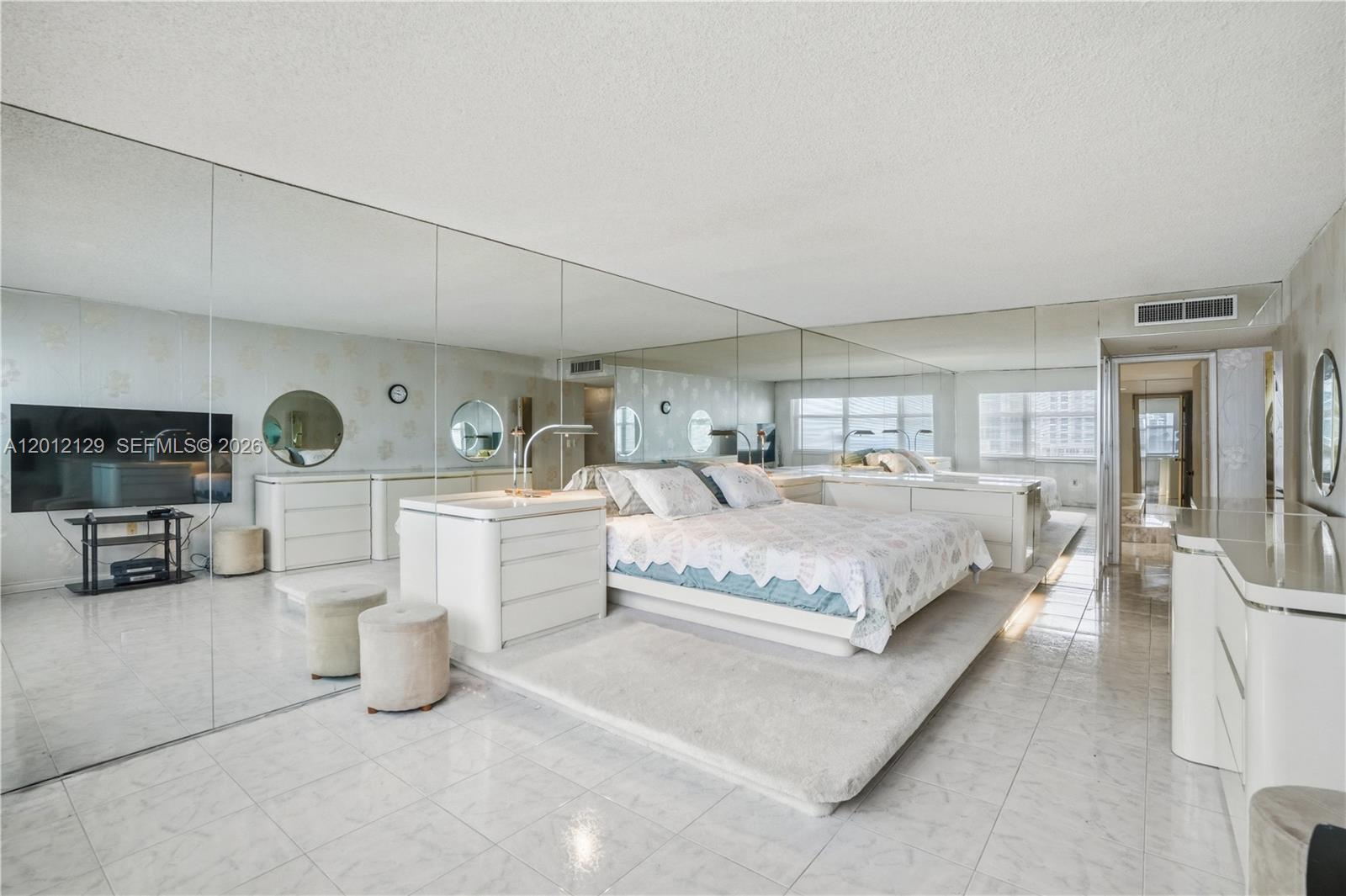 Photo of 2751 Ocean Dr  #1805S, Hollywood, Florida, 33019 - 