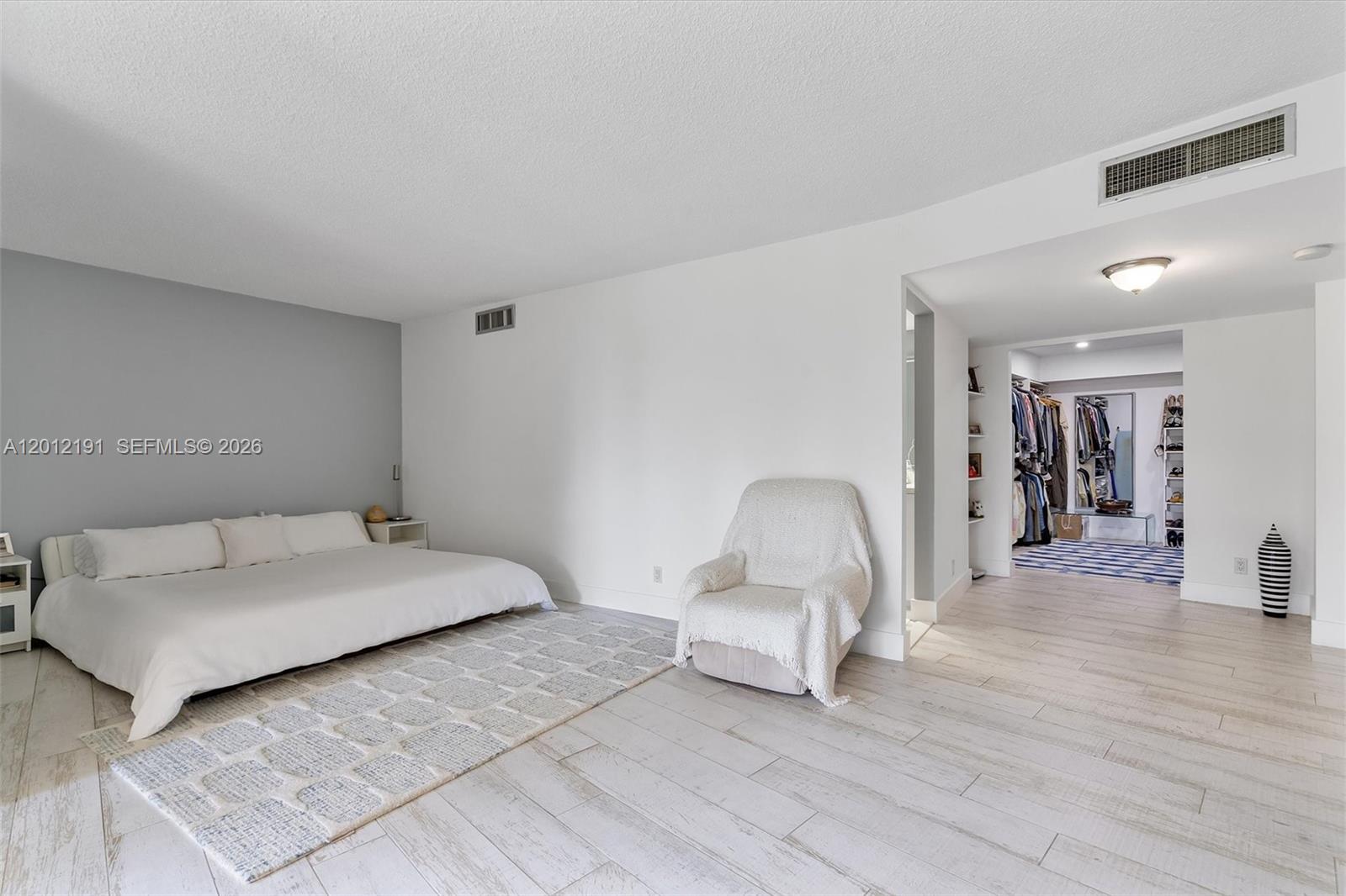 Photo of 20341 Country Club Dr  (20341), Aventura, Florida, 33180 - 