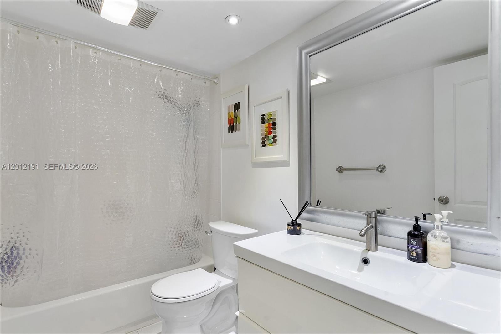 Photo of 20341 Country Club Dr  (20341), Aventura, Florida, 33180 - 