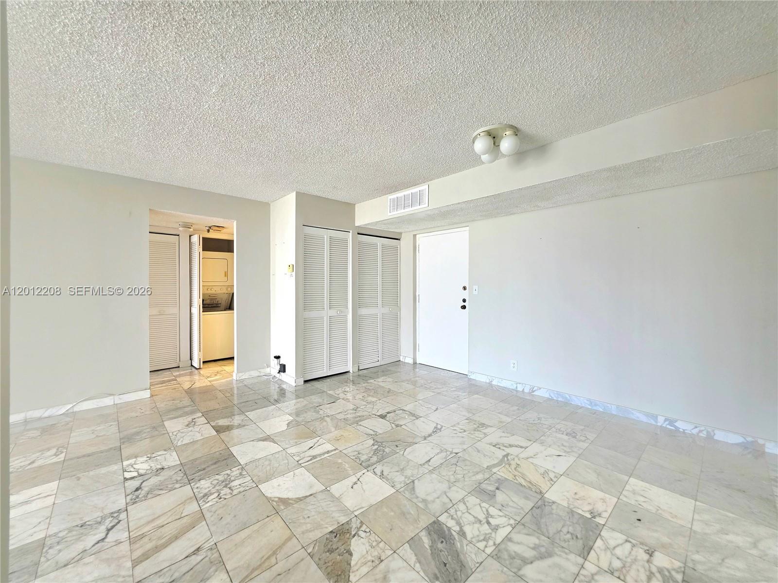 See details 1517 2 / 2 1240 sq. ft. $ 2026-05-04 0 Photo