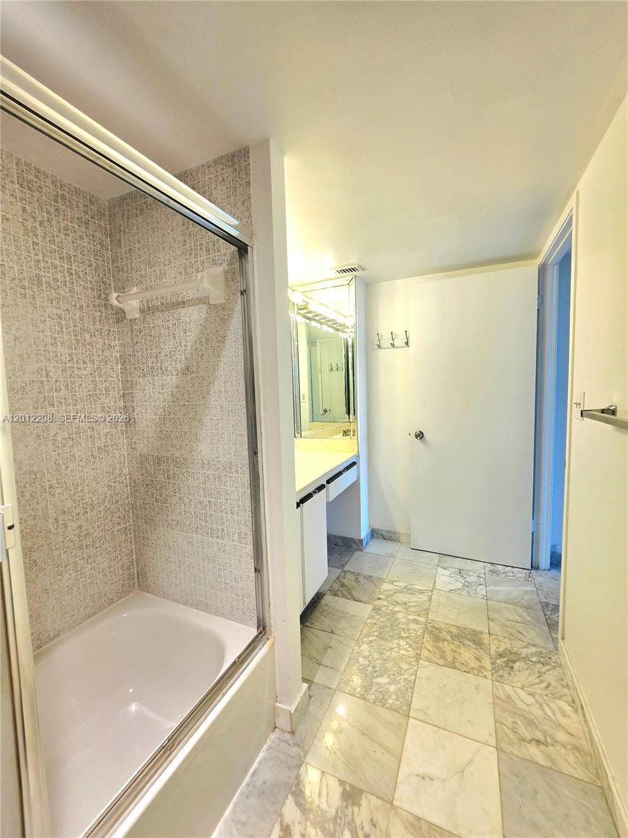 See details 1517 2 / 2 1240 sq. ft. $ 2026-05-04 0 Photo