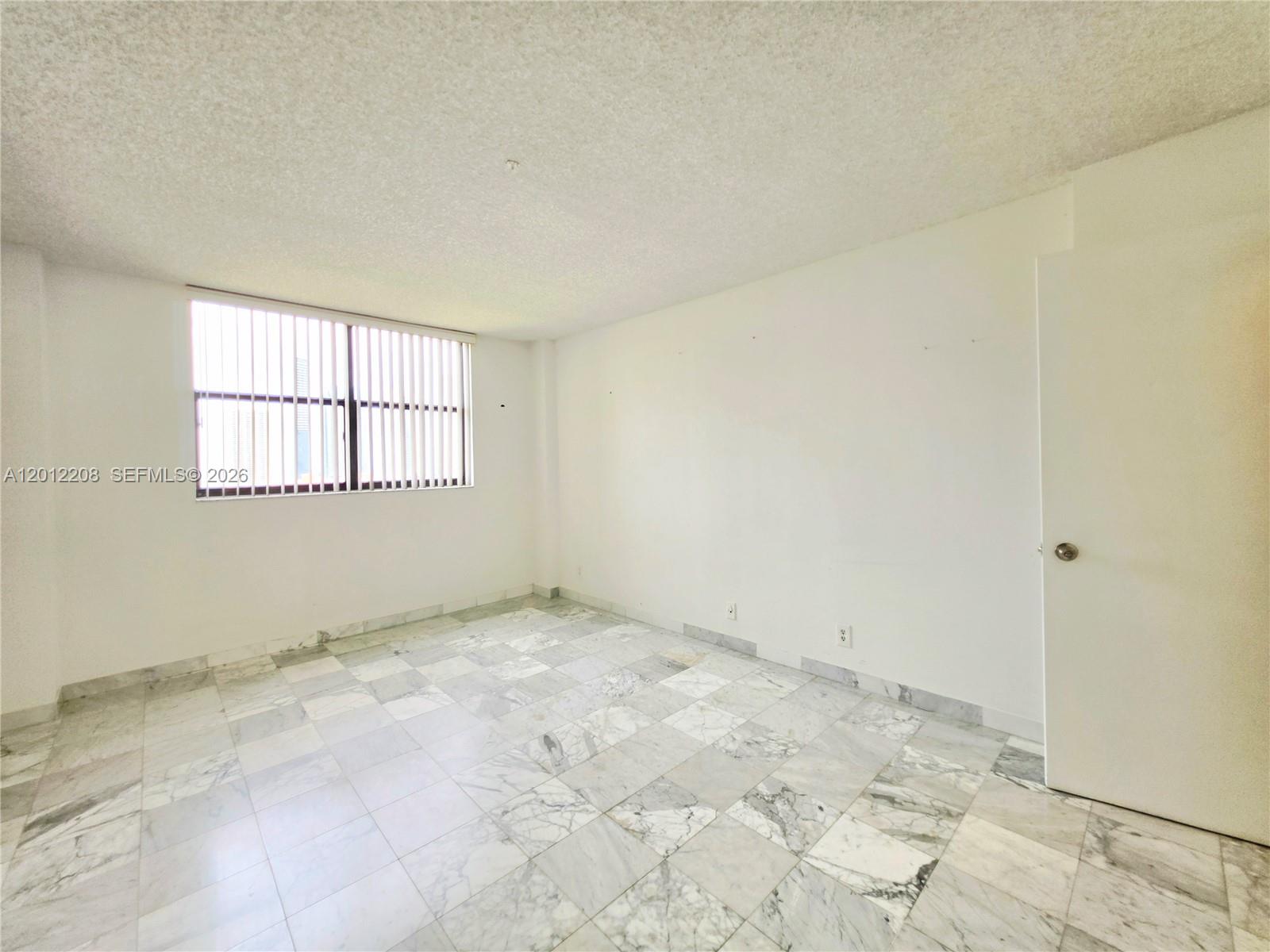 See details 1517 2 / 2 1240 sq. ft. $ 2026-05-04 0 Photo