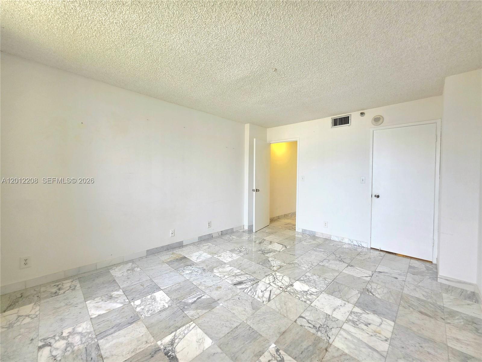 See details 1517 2 / 2 1240 sq. ft. $ 2026-05-04 0 Photo
