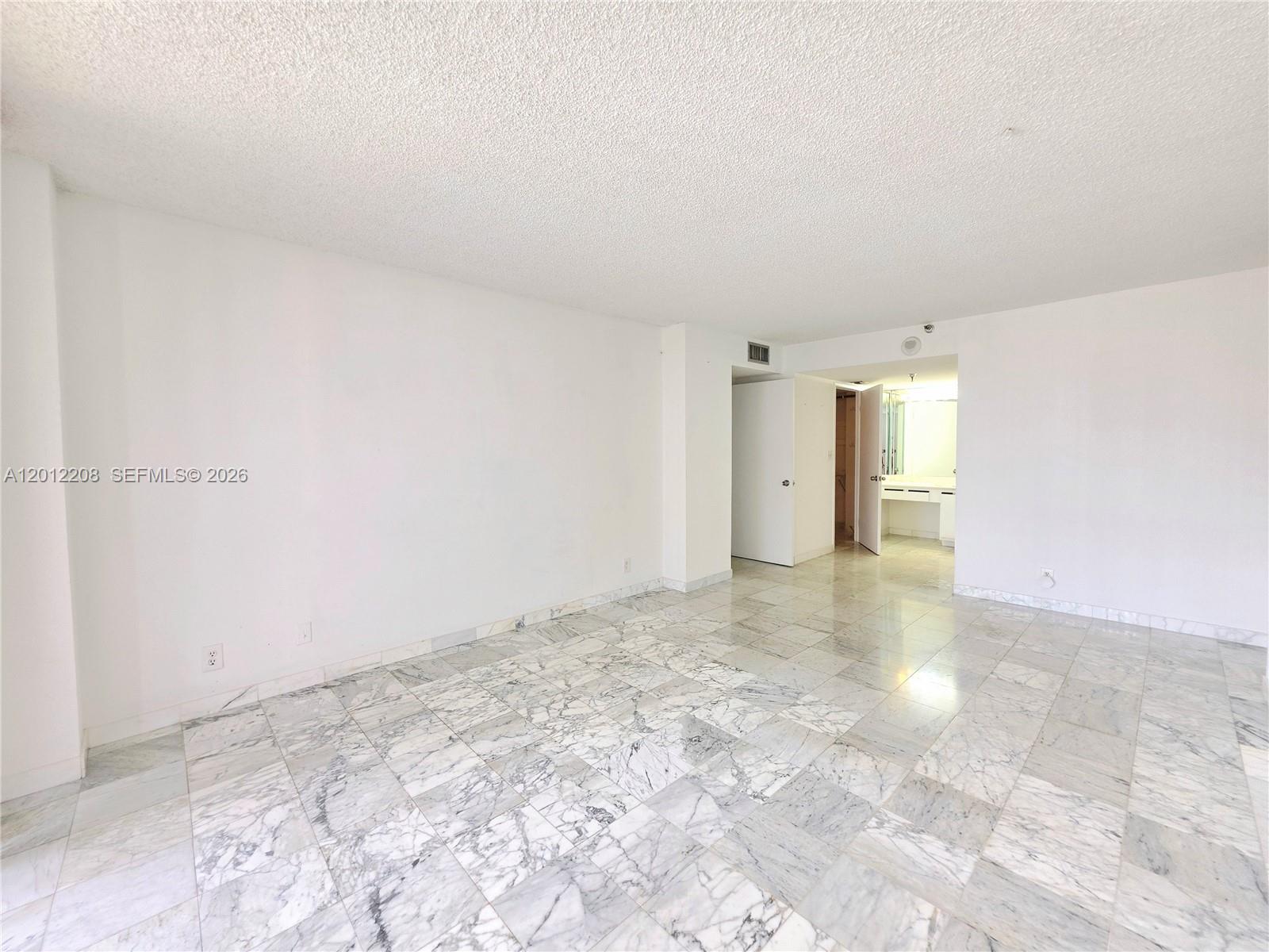 See details 1517 2 / 2 1240 sq. ft. $ 2026-05-04 0 Photo