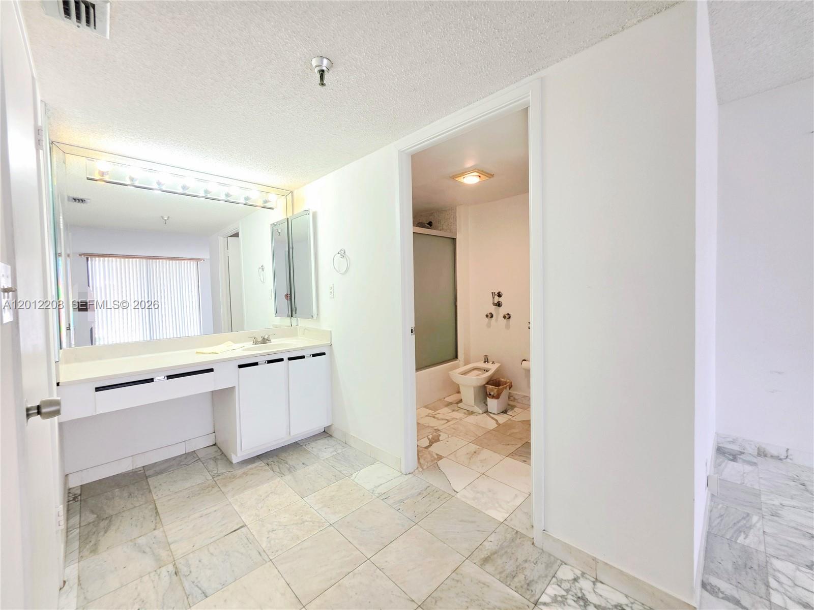 See details 1517 2 / 2 1240 sq. ft. $ 2026-05-04 0 Photo