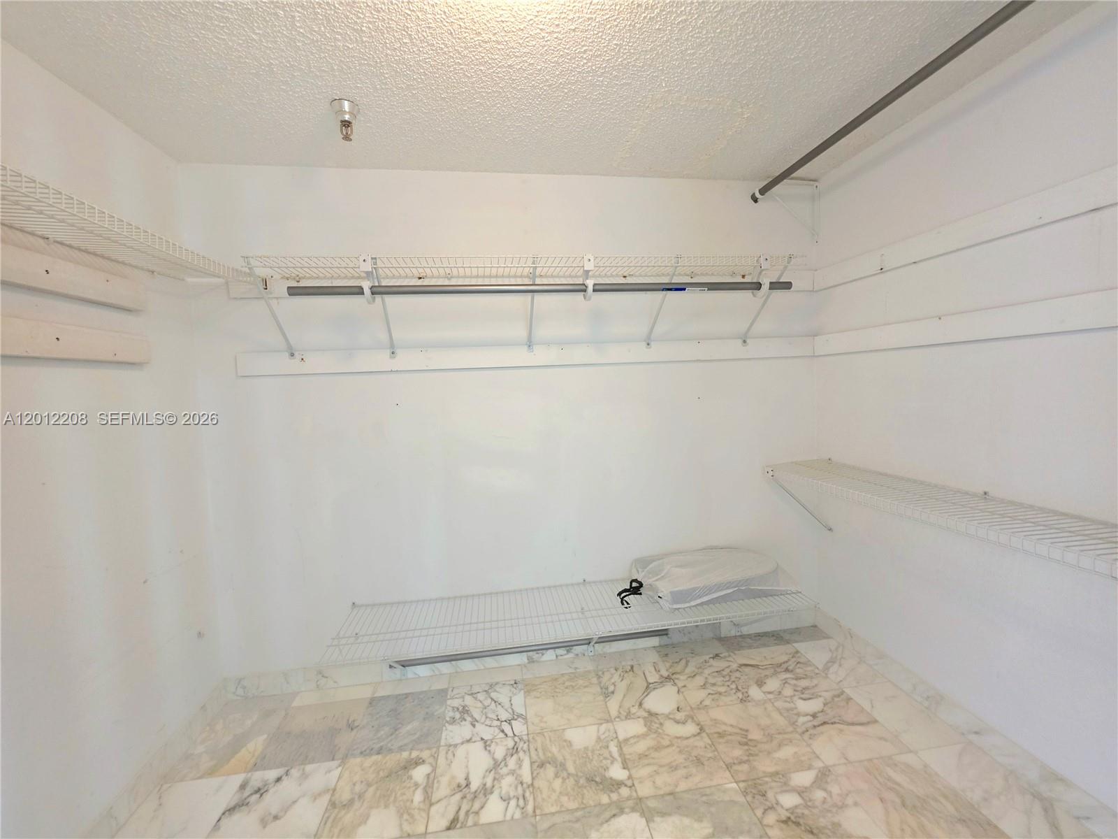 See details 1517 2 / 2 1240 sq. ft. $ 2026-05-04 0 Photo