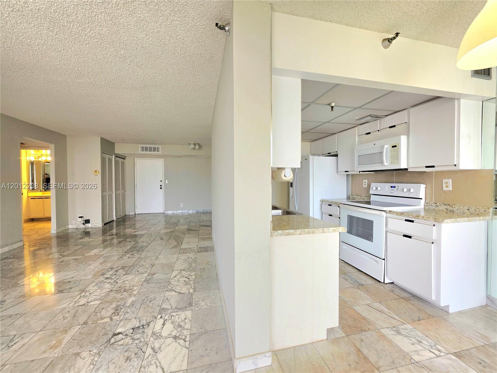 See details 1517 2 / 2 1240 sq. ft. $ 2026-05-04 0 Photo