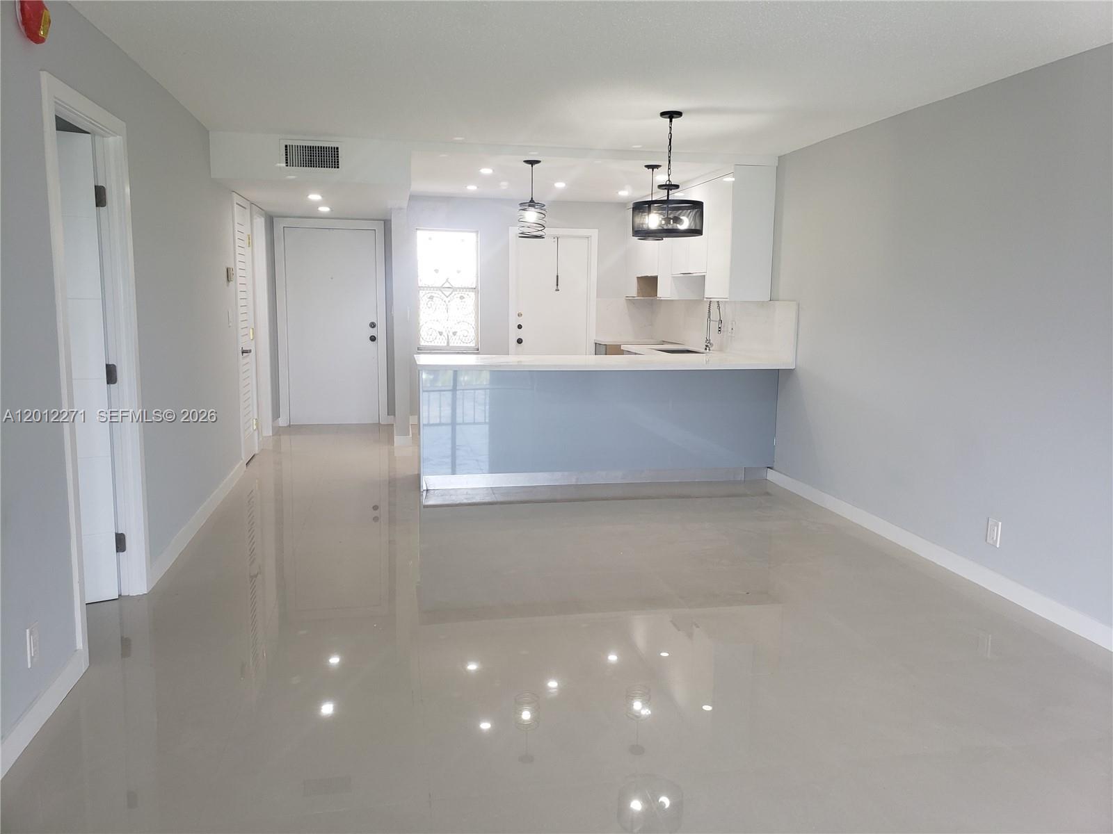 See details 404 1 / 2 775 sq. ft. $ 2026-05-04 0 Photo