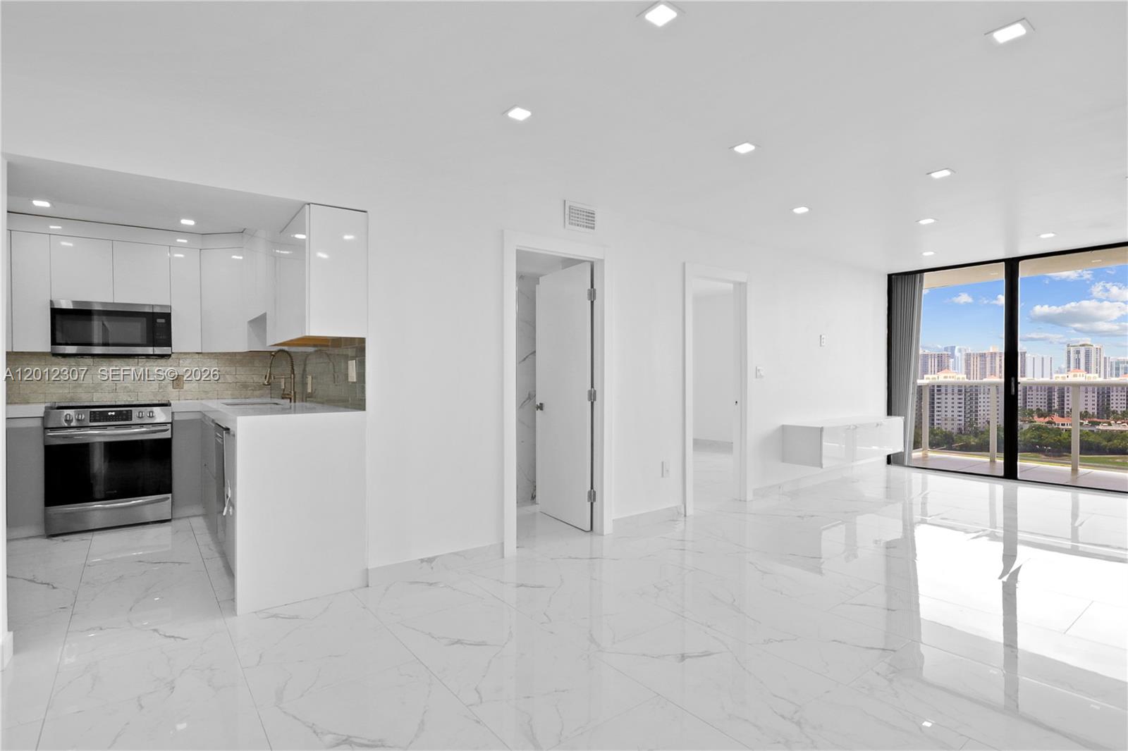 Photo of 3675 Country Club Dr #2008, Aventura, Florida, 33180 -