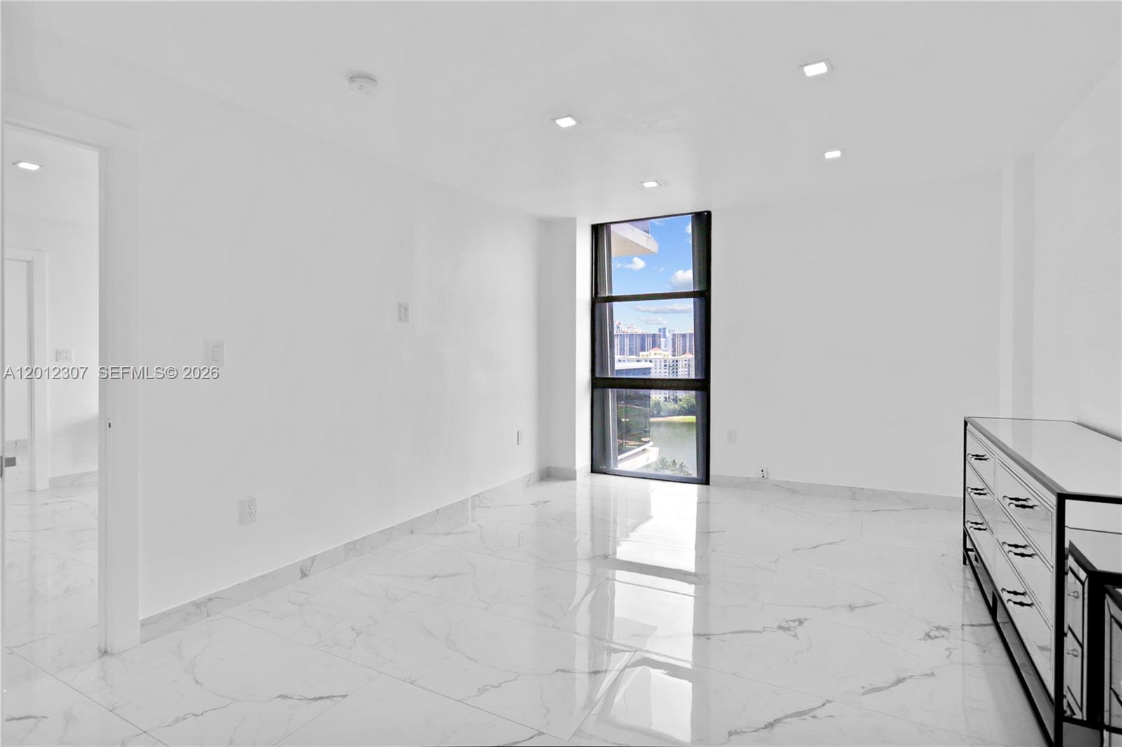 Photo of 3675 Country Club Dr #2008, Aventura, Florida, 33180 - Master Bedroom