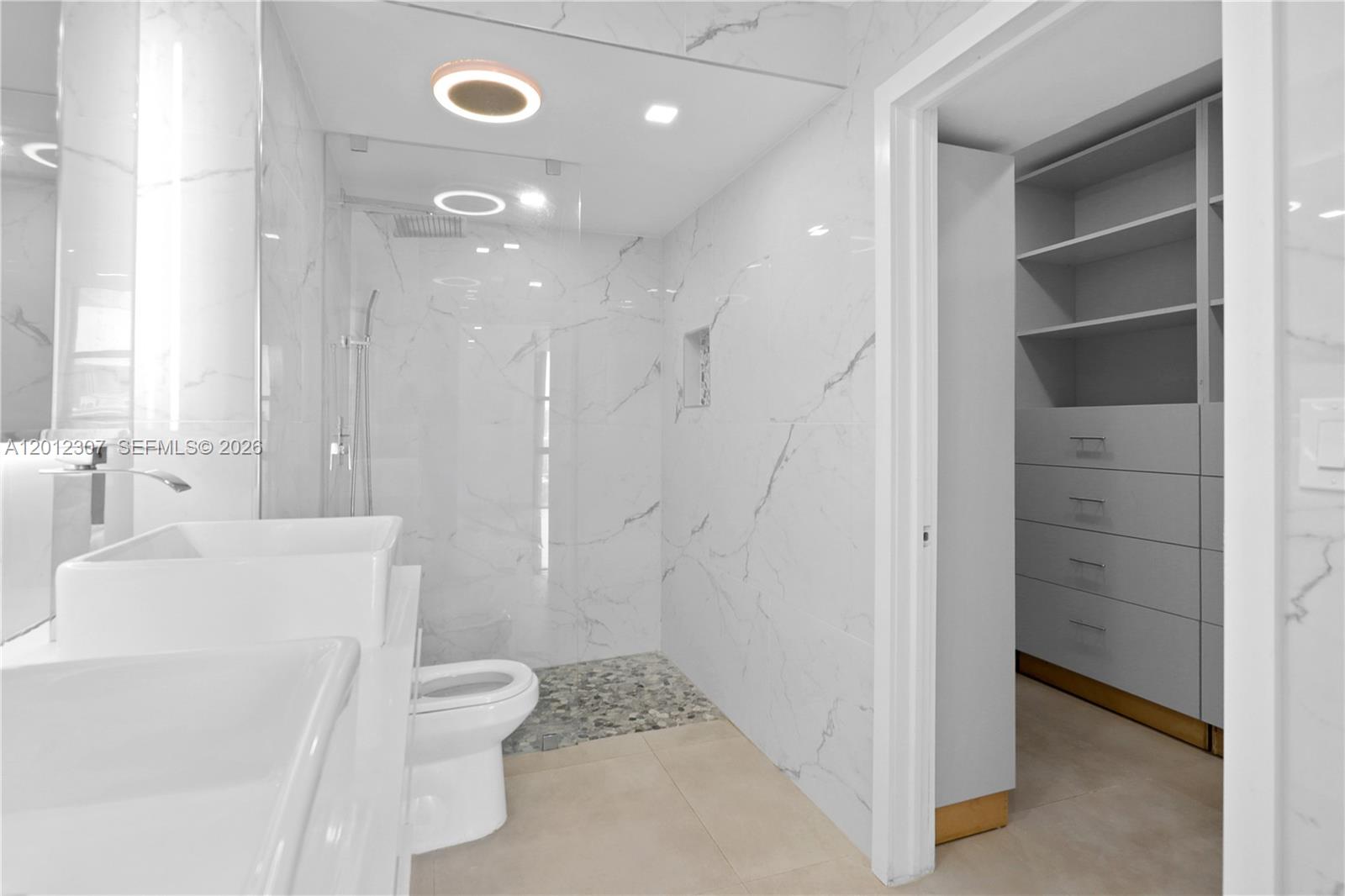 Photo of 3675 Country Club Dr #2008, Aventura, Florida, 33180 - Master Bathroom