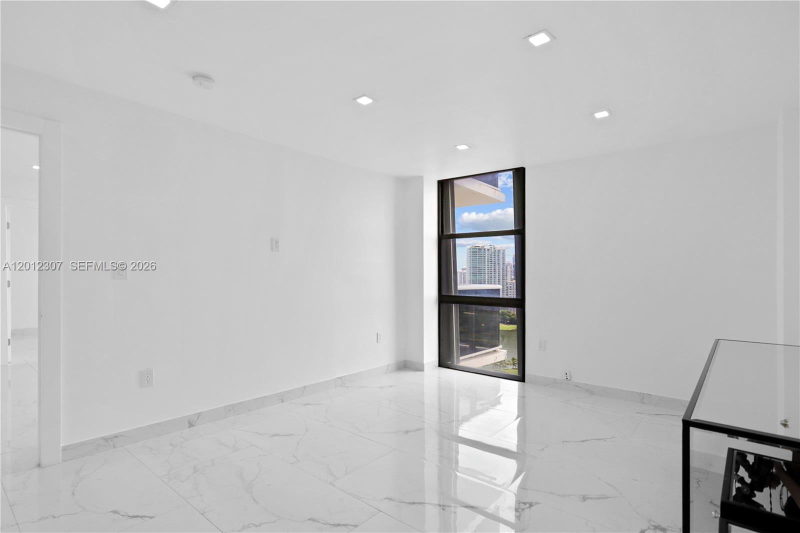 Photo of 3675 Country Club Dr #2008, Aventura, Florida, 33180 - Master Bedroom