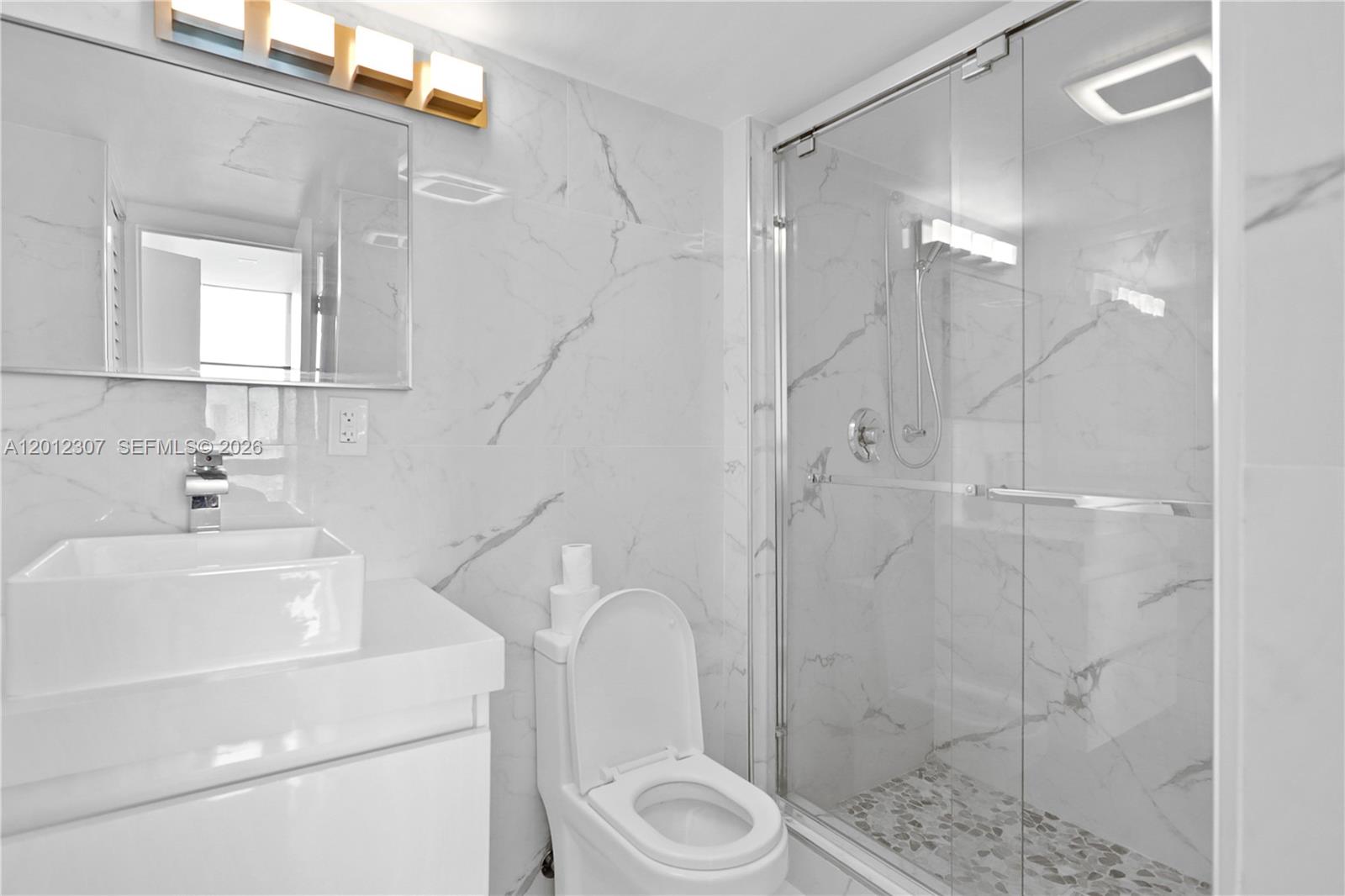 Photo of 3675 Country Club Dr #2008, Aventura, Florida, 33180 - Guest Bathroom