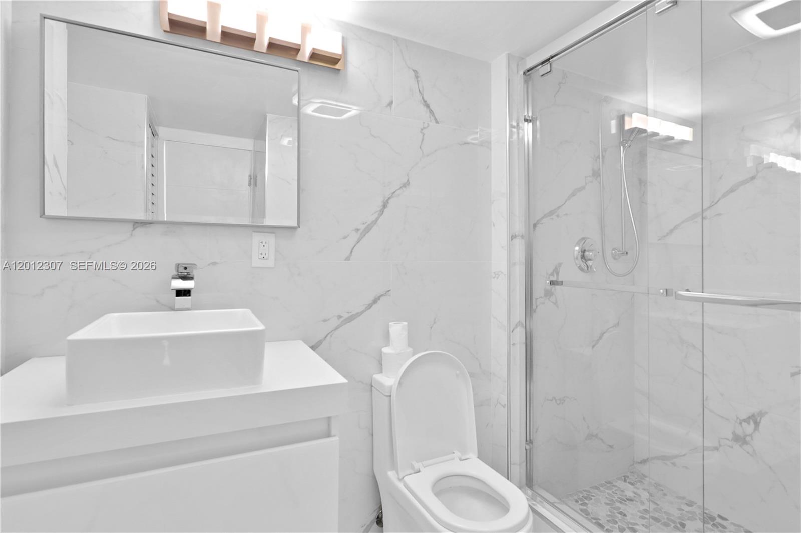 Photo of 3675 Country Club Dr #2008, Aventura, Florida, 33180 - Guest Bathroom
