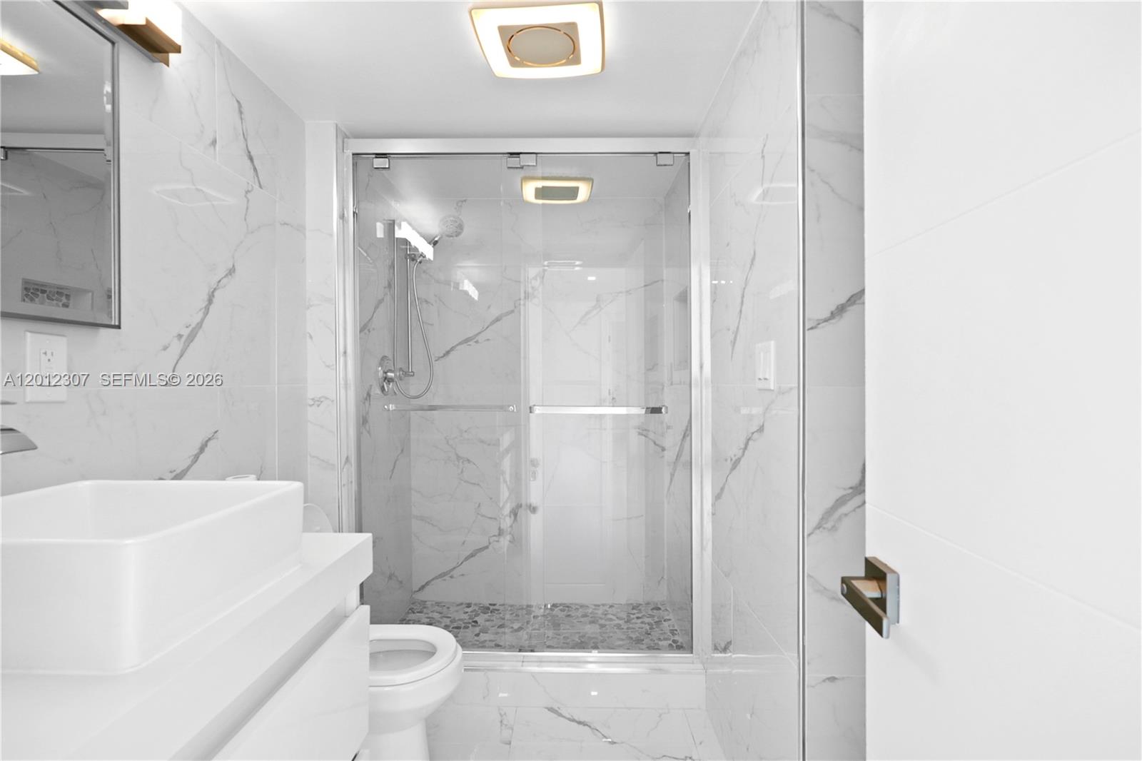 Photo of 3675 Country Club Dr #2008, Aventura, Florida, 33180 - Guest Bathroom