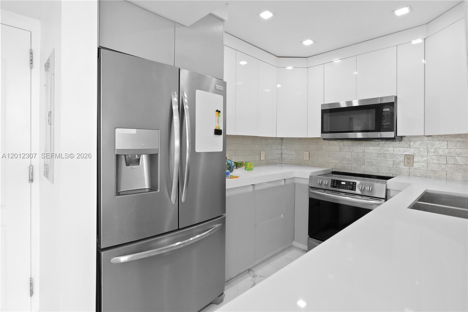 Photo of 3675 Country Club Dr #2008, Aventura, Florida, 33180 -