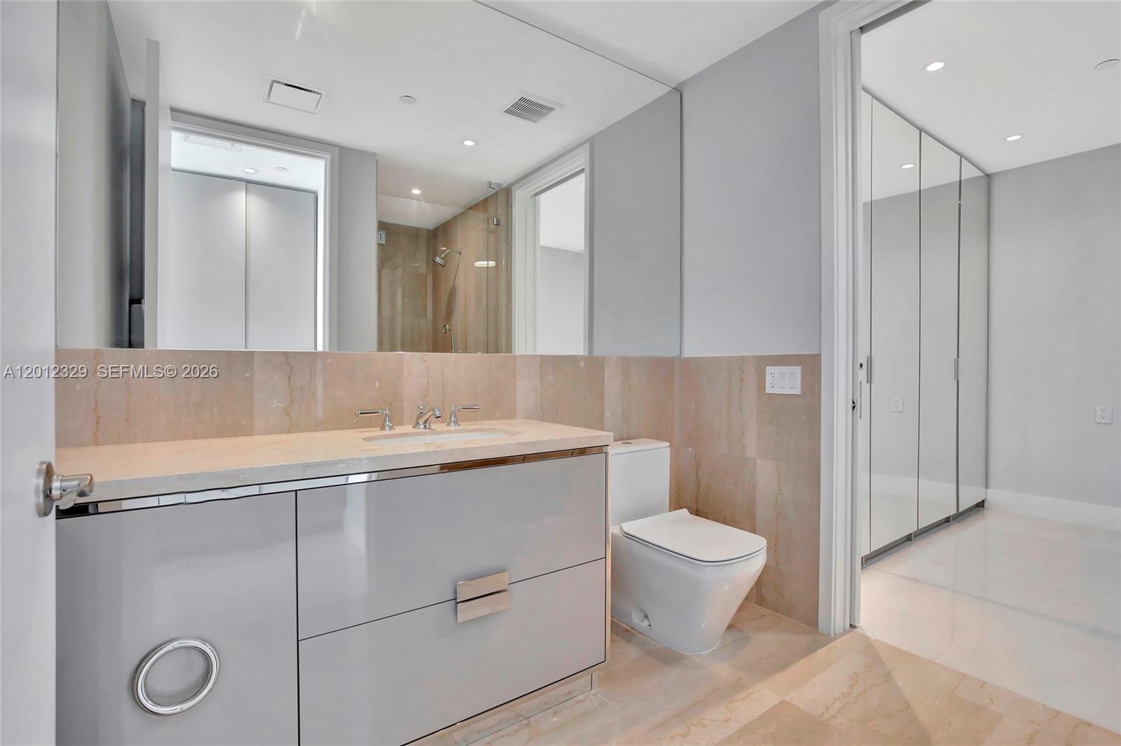 3804 2 / 3 1571 sq. ft. $ 2026-05-04 0 Photo